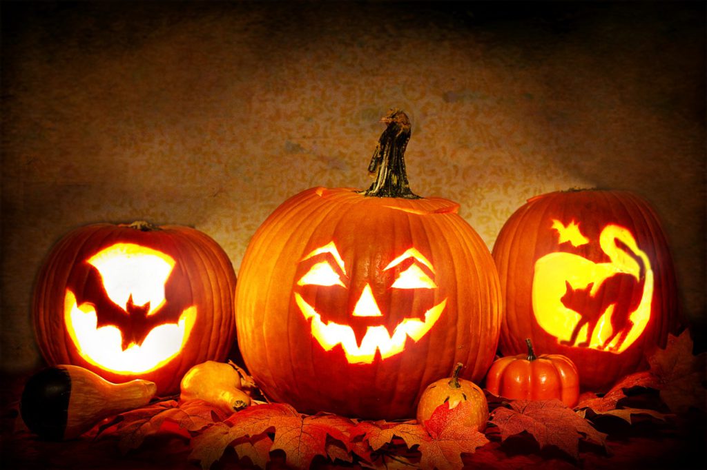 Tre läskiga Halloween pumpor