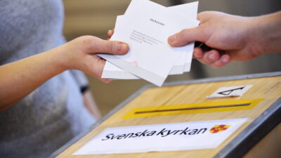 På söndag är det kyrkoval.